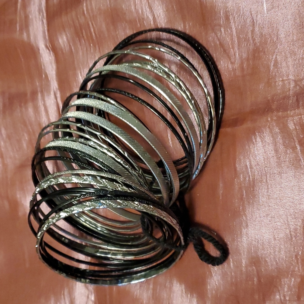 Bracelets bundle - Picture 1 of 3